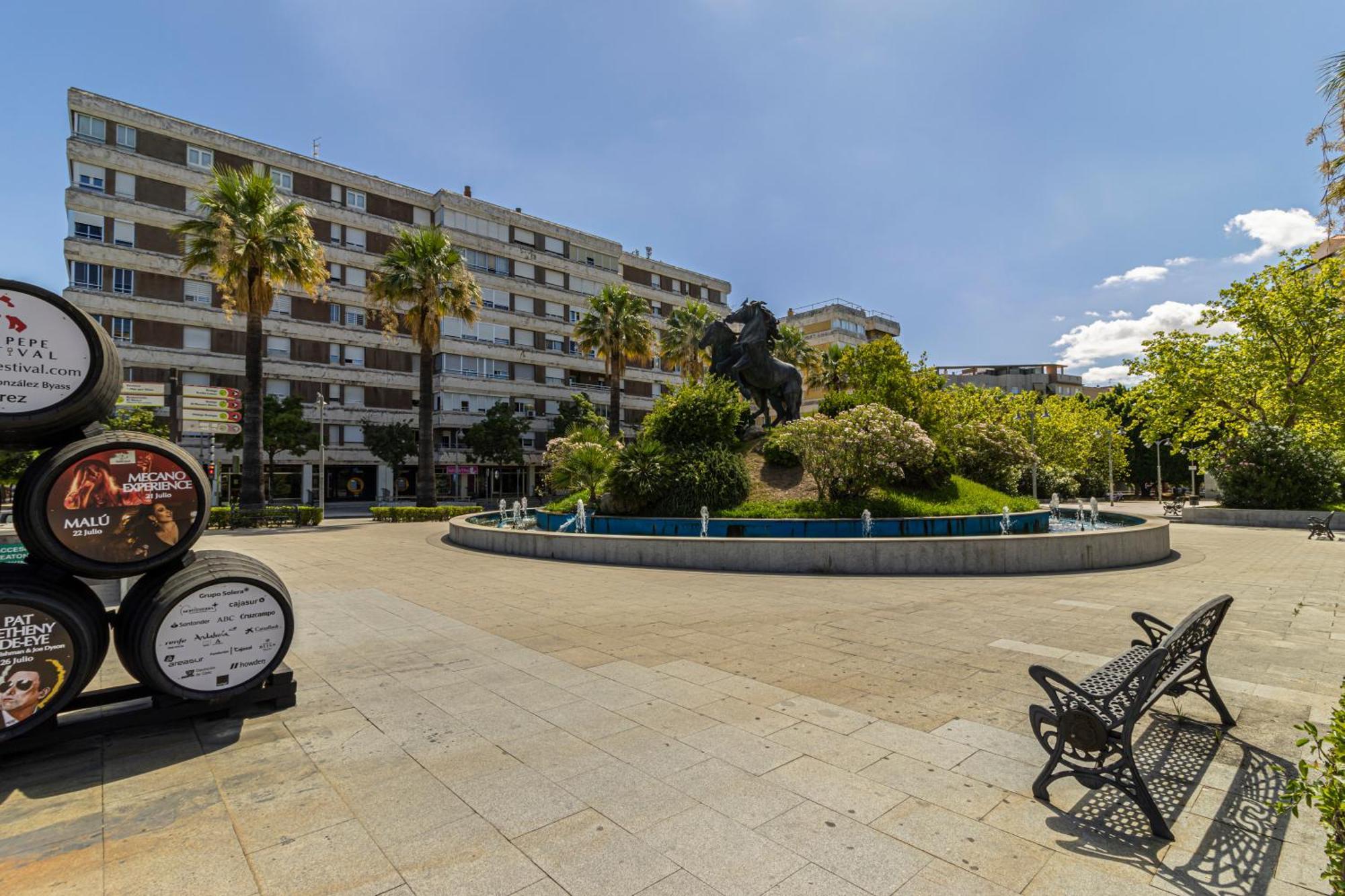 Allo Apartments Santo Domingo 2 Habitaciones - Parking Jerez de la Frontera Eksteriør bilde